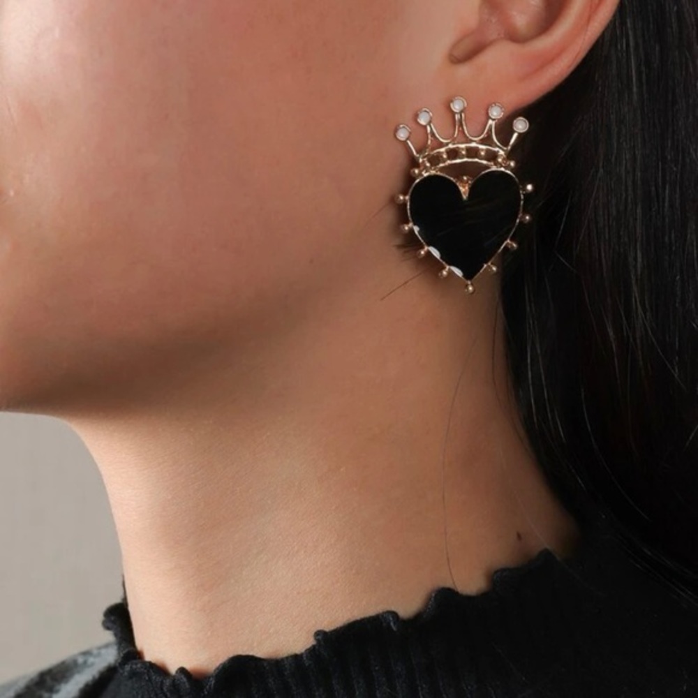 2/$30🌵 Black Sacred Heart Crown Queen Gold Tone Earrings Bohemian Boho Jewelry